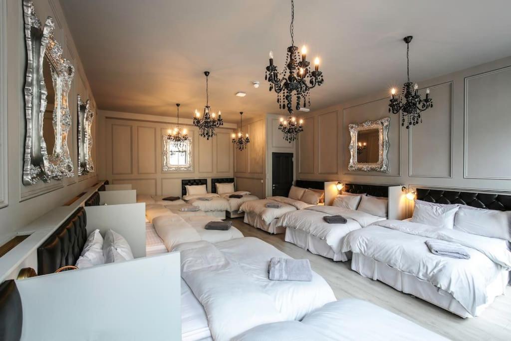 The V.I.P Suite - Sleeps 24! Best For Large Groups Liverpool Exterior foto